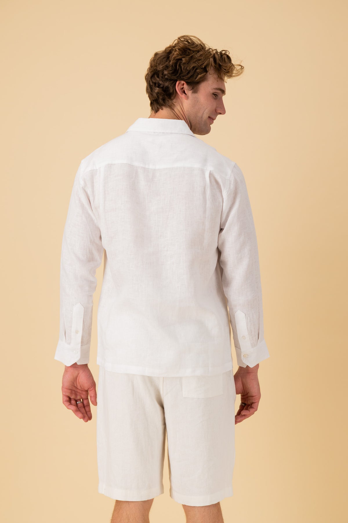 LS Shirt Boxy 100% Linen White, back view