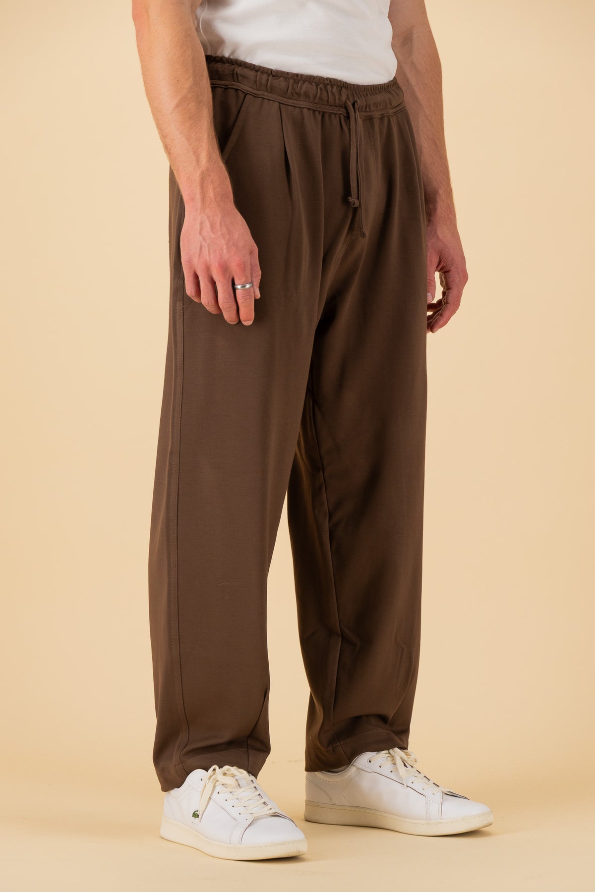 Barrel Rayon Knit Chocolate, side view