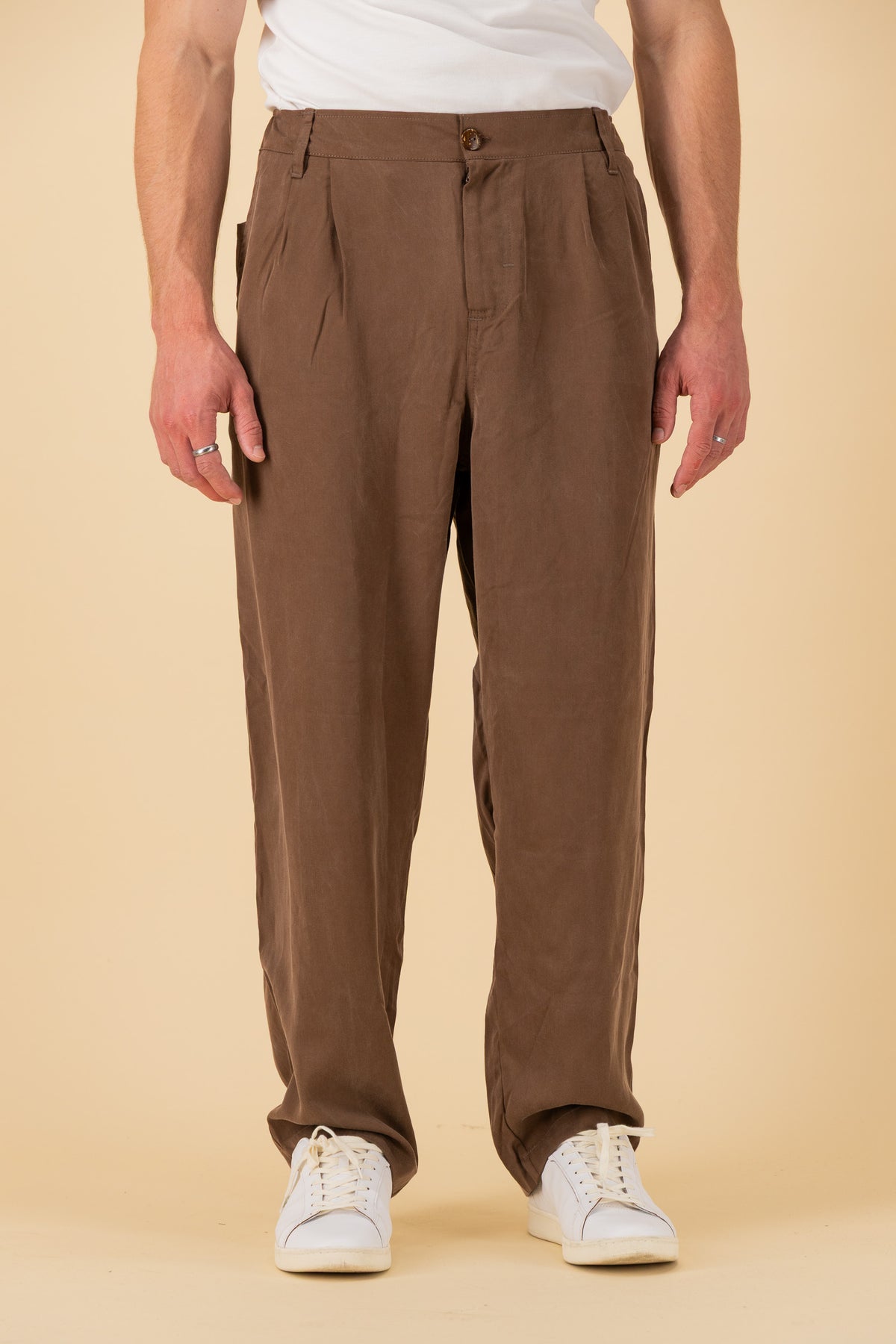Comfort Vintage Pants Lyocell Chocolate, front view
