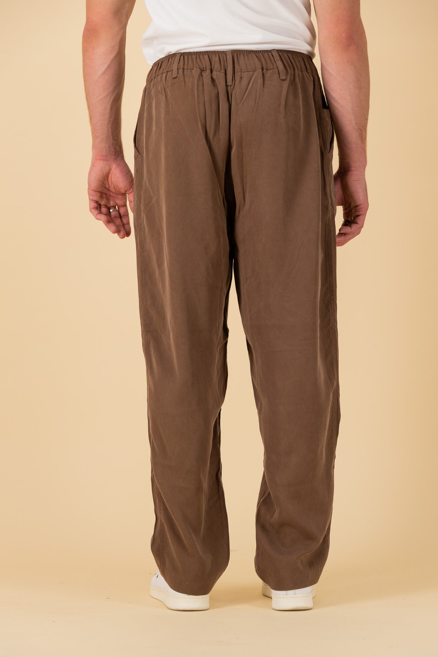Comfort Vintage Pants Lyocell Chocolate, back view