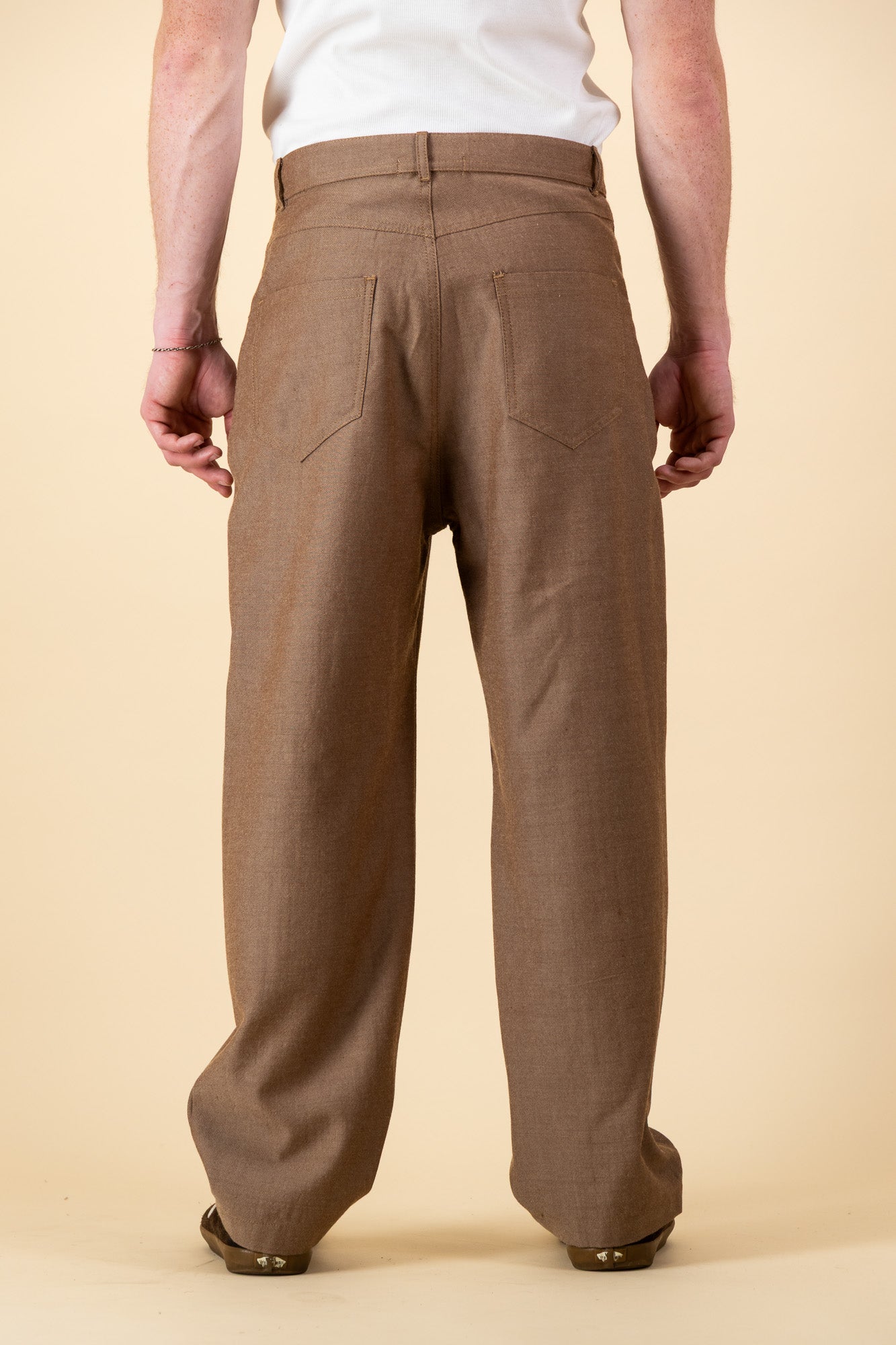 Cotton Denim Barrel Jeans Mocha