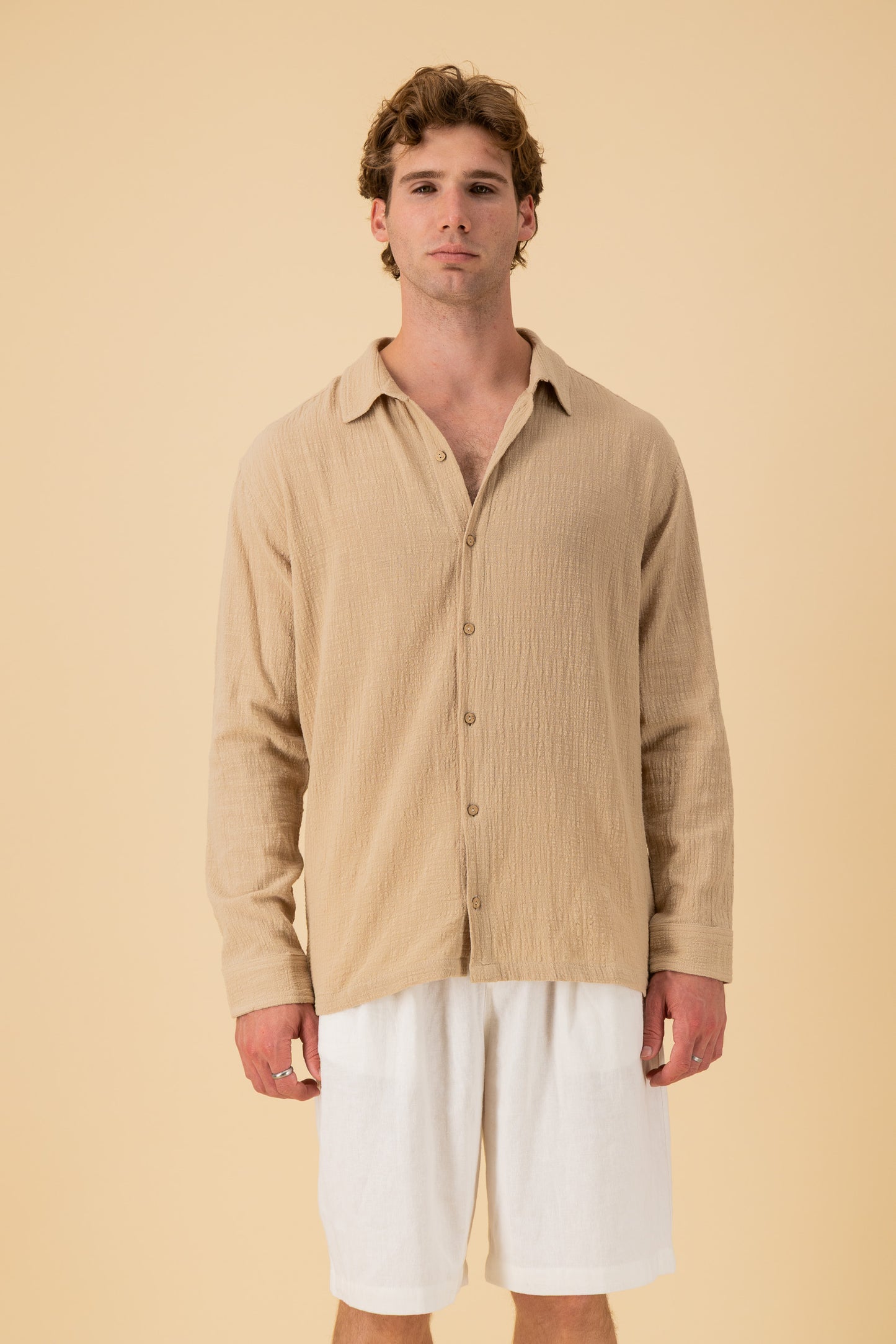 LS Shirt Boxy Cotton Crinkle Caramel, front view
