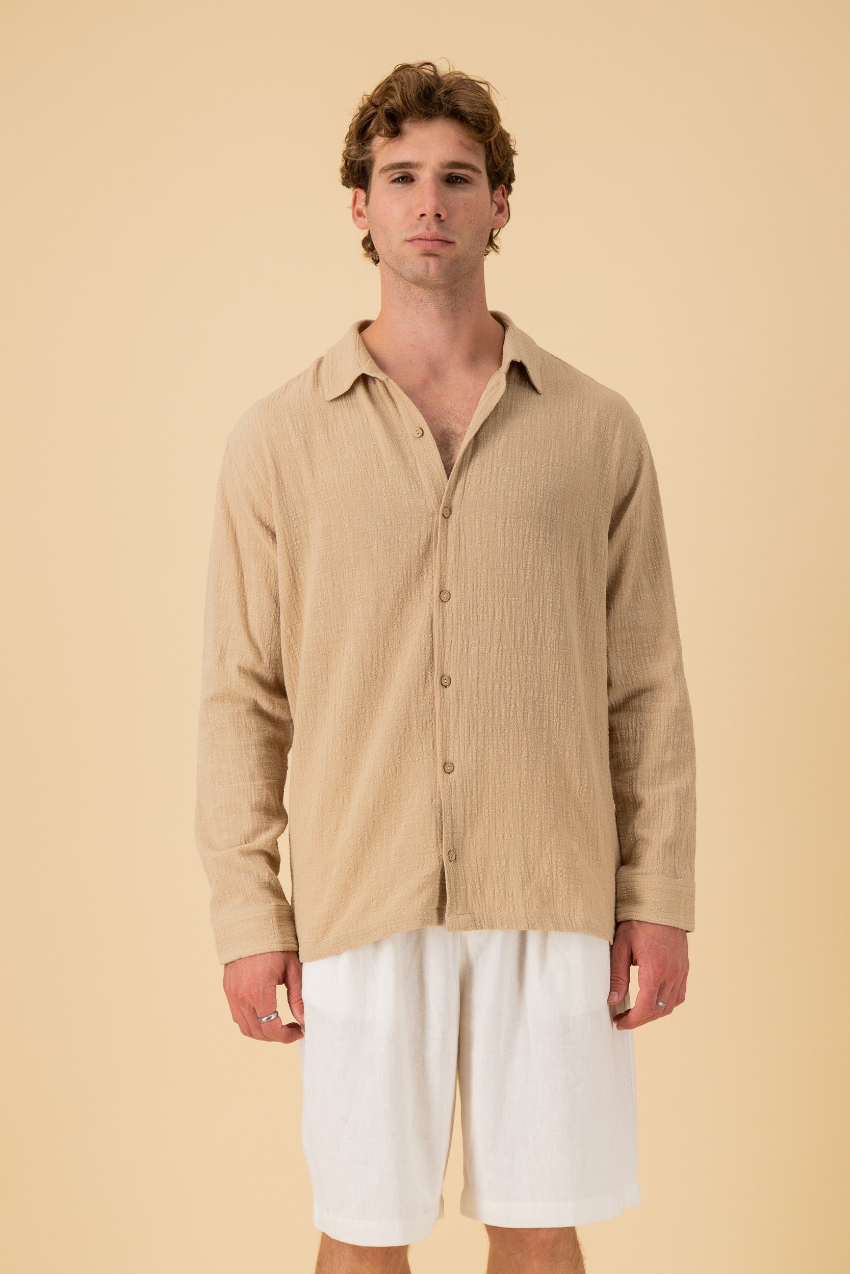 LS Shirt Boxy Cotton Crinkle Caramel, front view