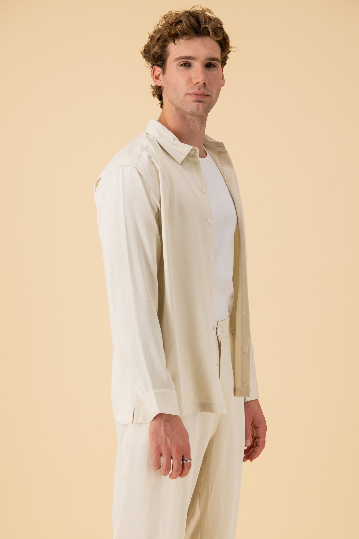 LS Shirt Boxy Lyocell Cream, side view