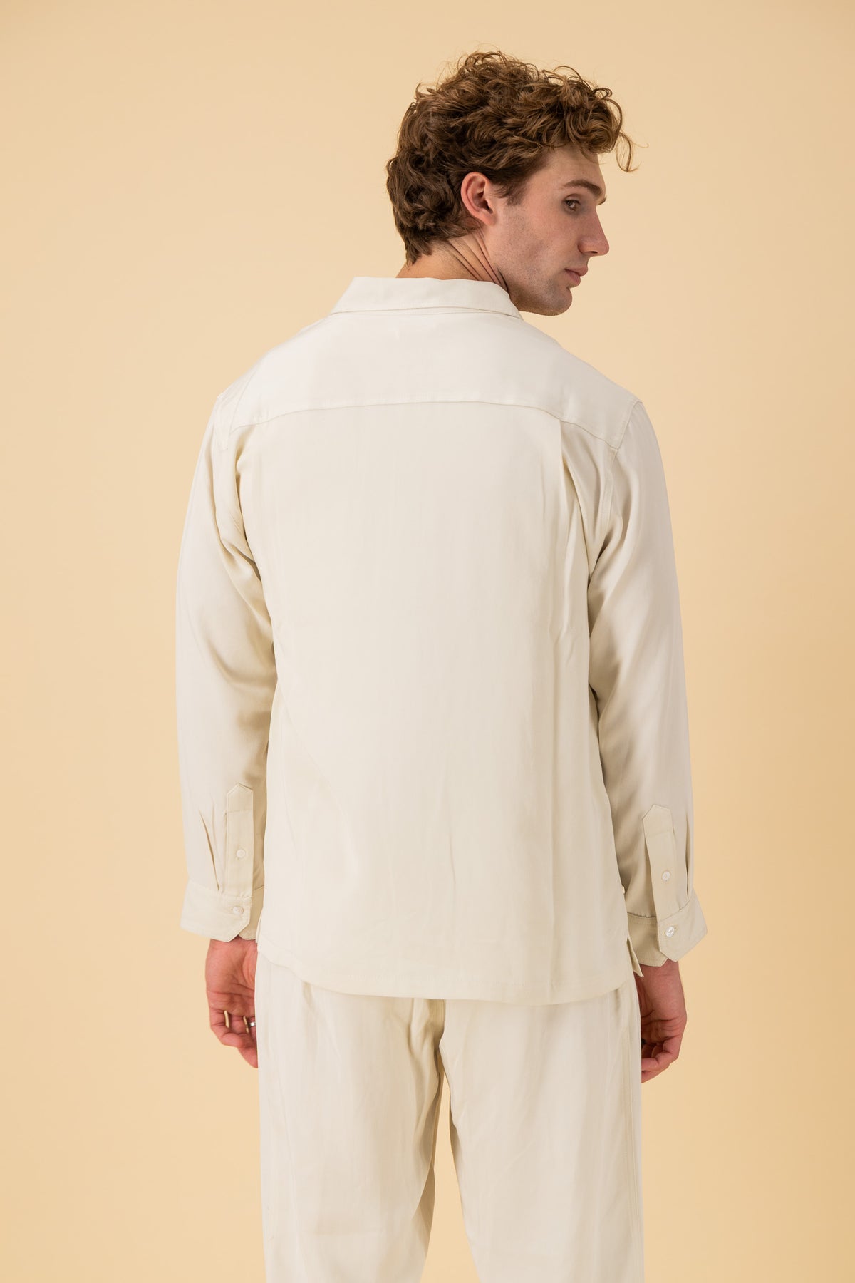 LS Shirt Boxy Lyocell Cream, back view