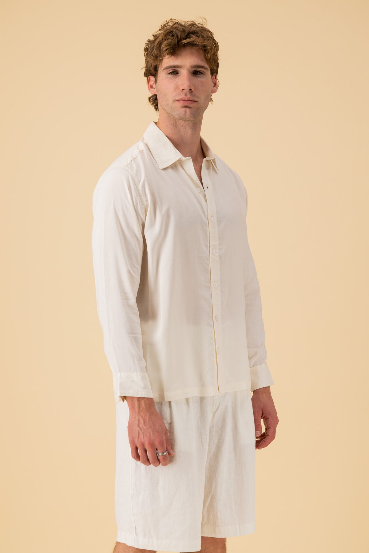 LS Shirt Boxy Viscose Cream, side view