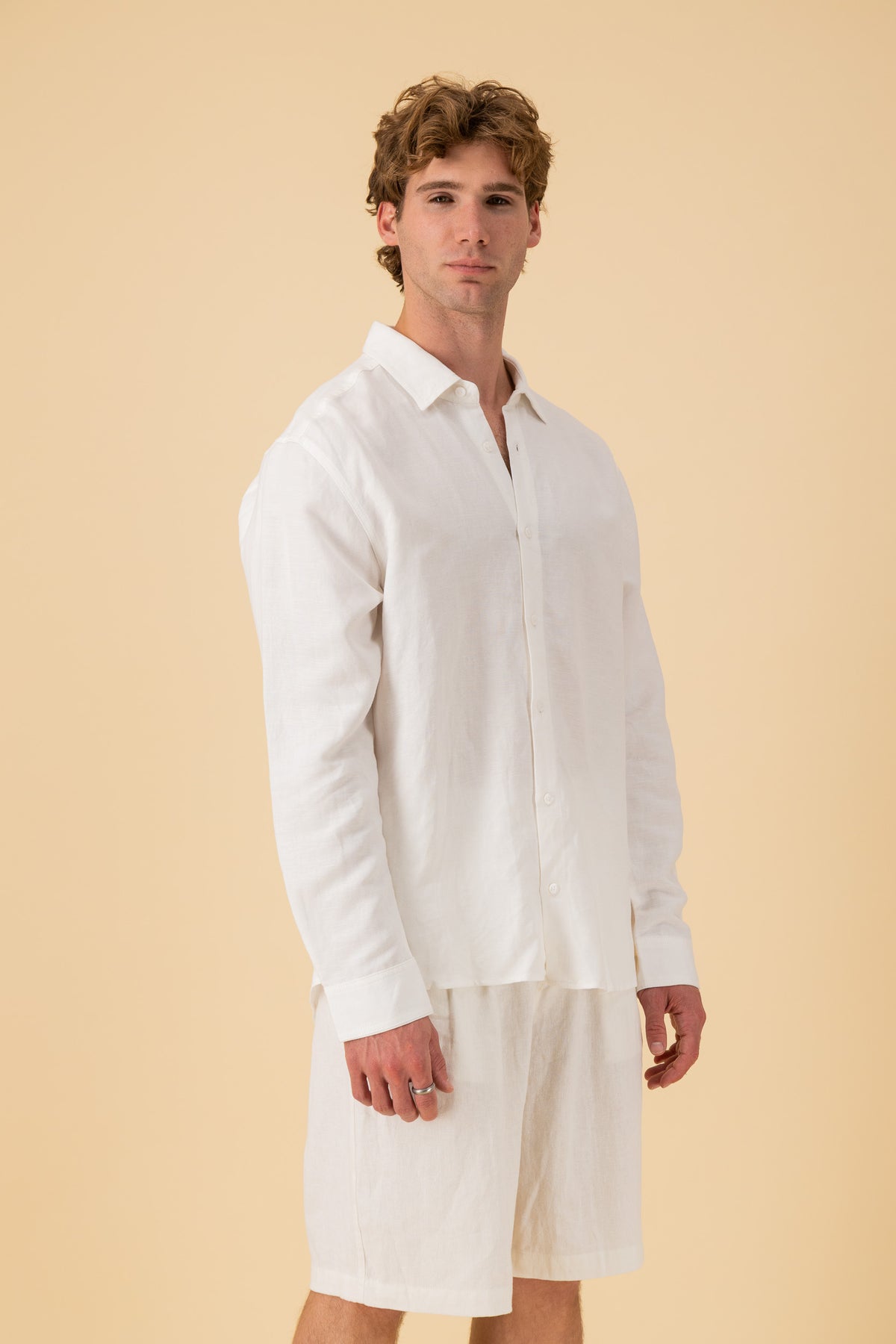 LS Shirt Regular 100% Linen White, side view