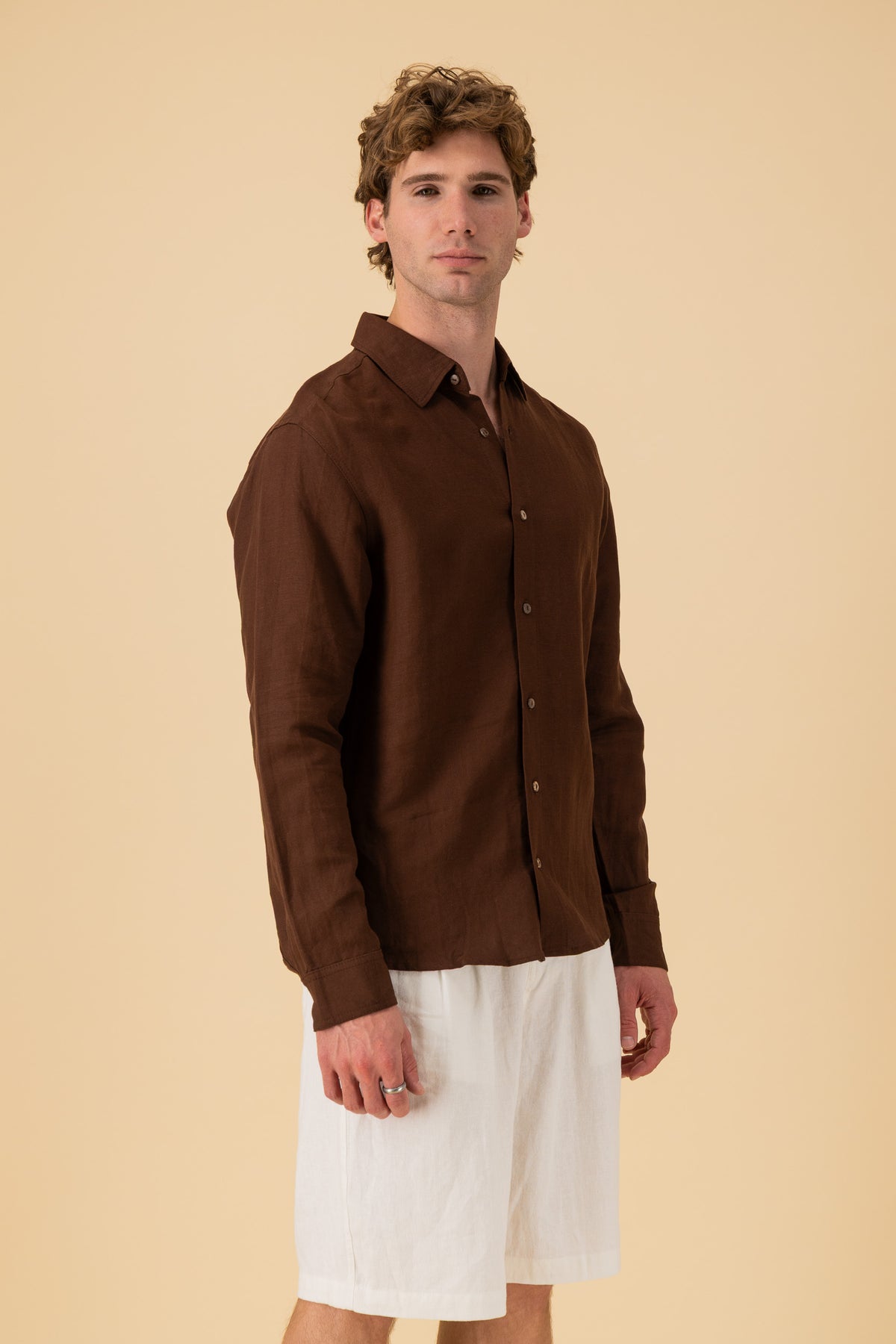 LS Shirt Regular Linen Viscose Chocolate, side view