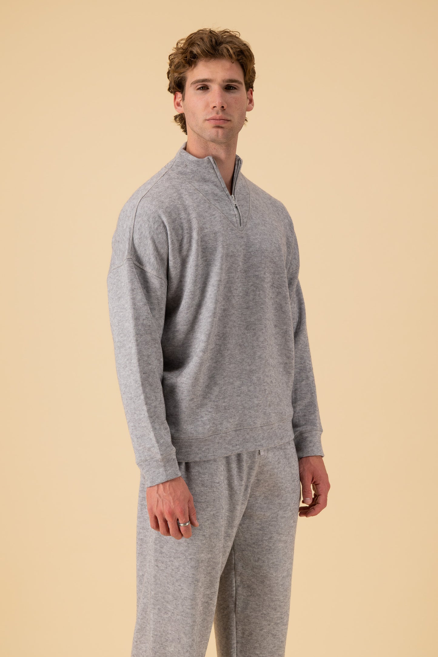 Quarter Zip Cashmere-Feel Grey, side view