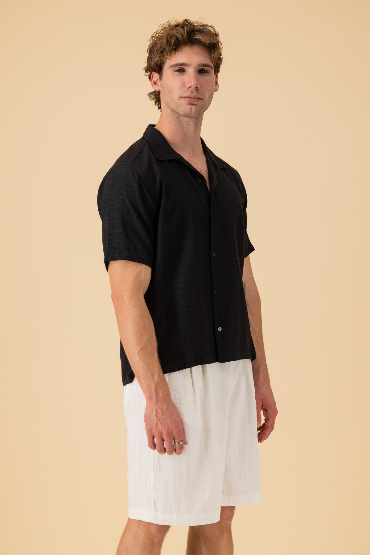SS Shirt Linen Rayon Diamond Dobby Black, side view