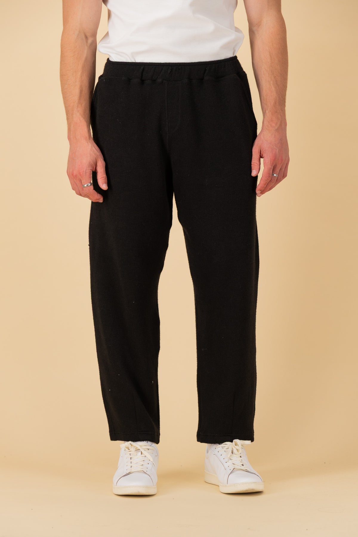 Wide Leg Jogger Cashmere-Feel Black, front view
